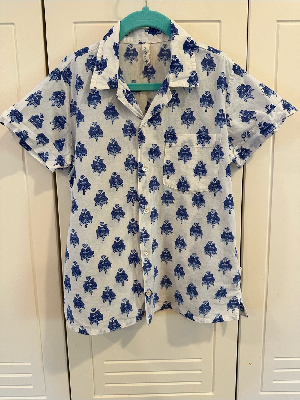 Anokhi White Short Sleeve Button-Up Shirt with Blue Batik Print | Kids 4-5